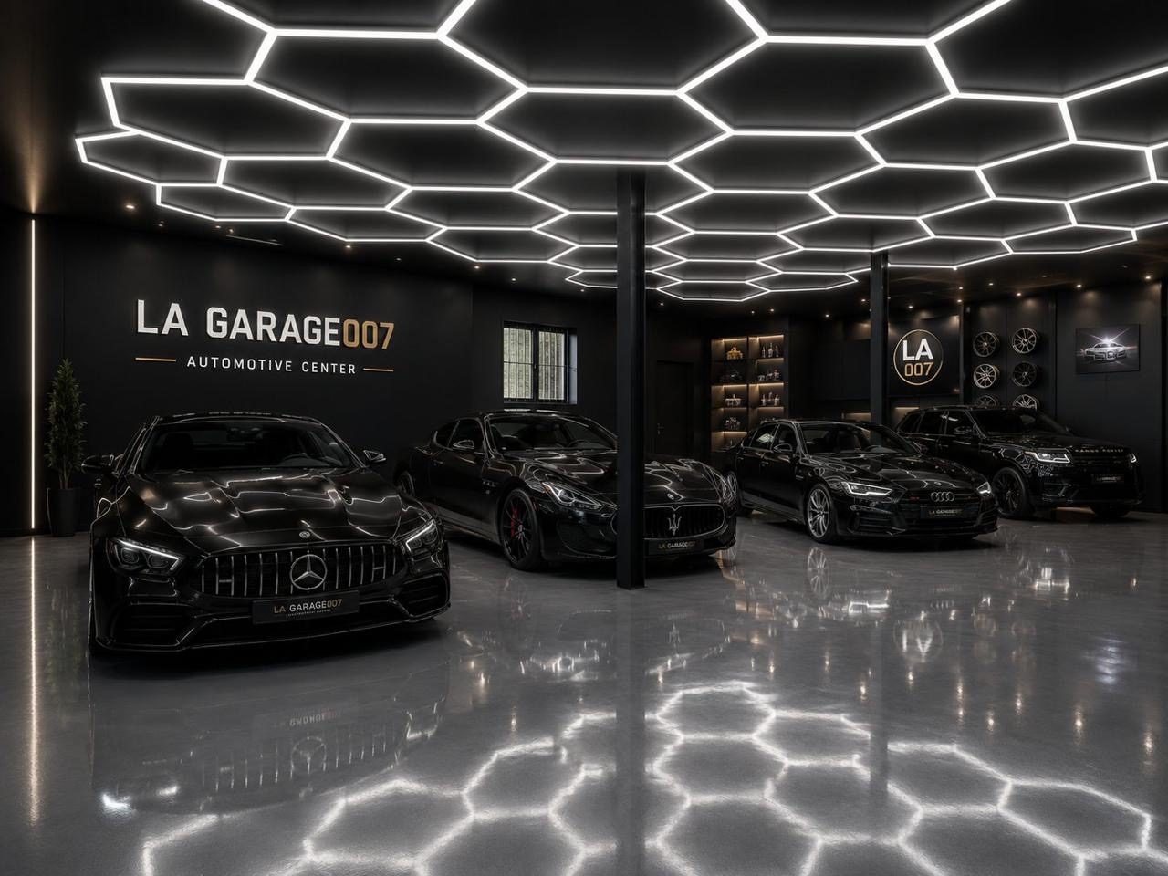 Showroom LA GARAGE007 — pohľad na vystavené vozidlá